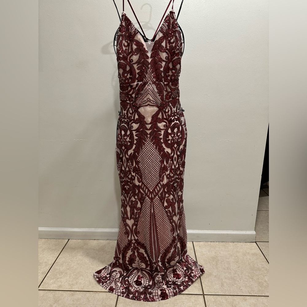Beautiful, long dress burgundy with rhinestones